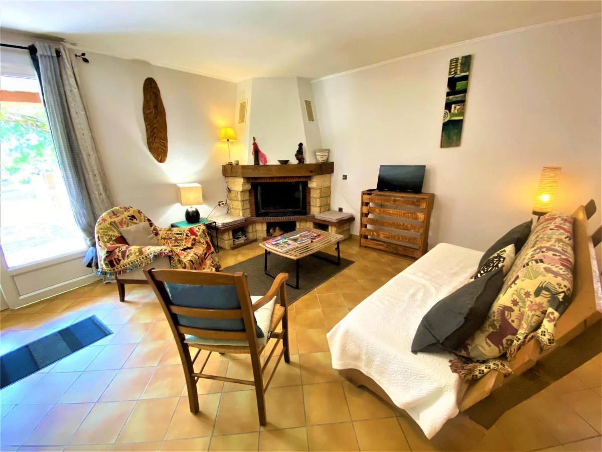 Gite De Groupe 15 A 19P, Parc, Salle De Reception - Chambres D'Hotes En Semaine Вилньов-дю-Берг Екстериор снимка